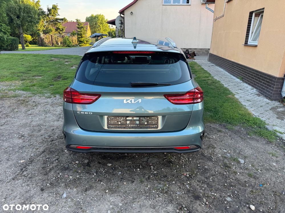 Kia Ceed 1.6 CRDi (48V Mild-Hybrid) DCT7 Vision - 6