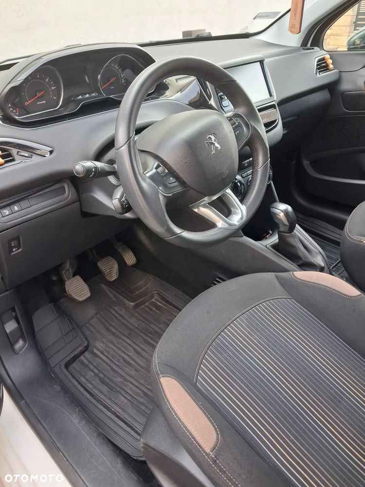 Peugeot 208 1.2 PureTech Allure - 7