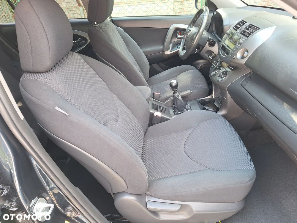 Toyota RAV4 - 26