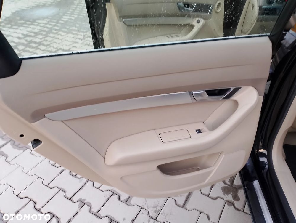 Audi A6 Avant - 16