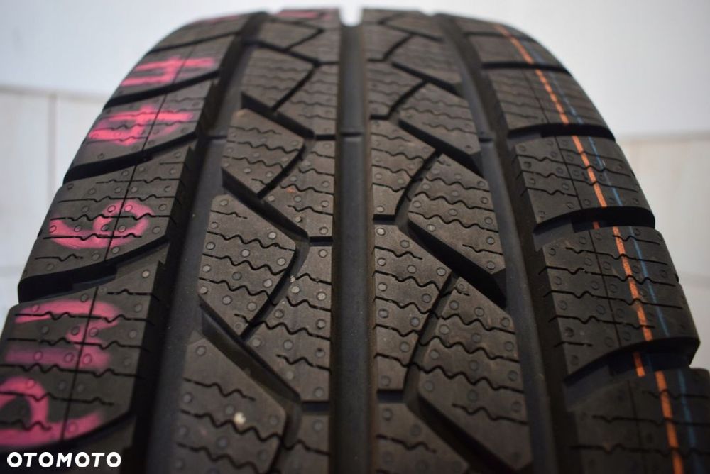 R16C 225/75 Goodyear Vector 4Seasons Cargo - 1