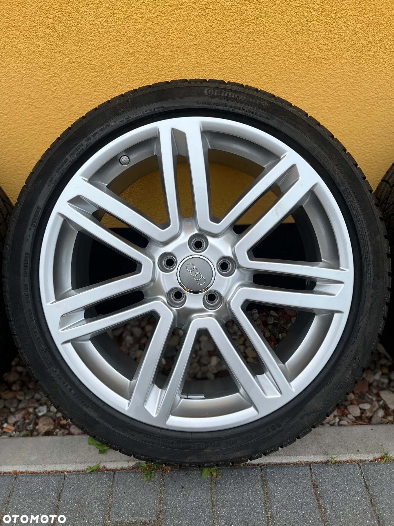 Felga aluminiowa OE Audi 8Jx20 H2 5x112/66,6 ET25 + opona zimowa 245/40R20 - 4