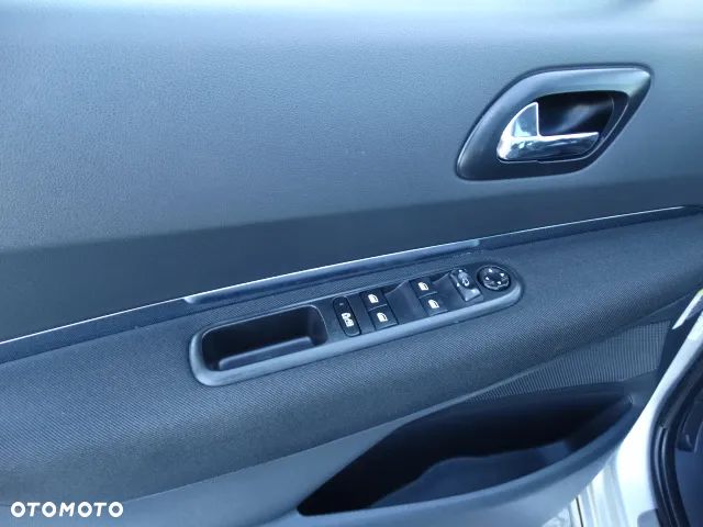 Peugeot 3008 1.6 HDi Premium - 16