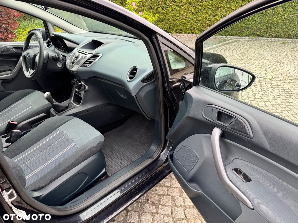Ford Fiesta - 27