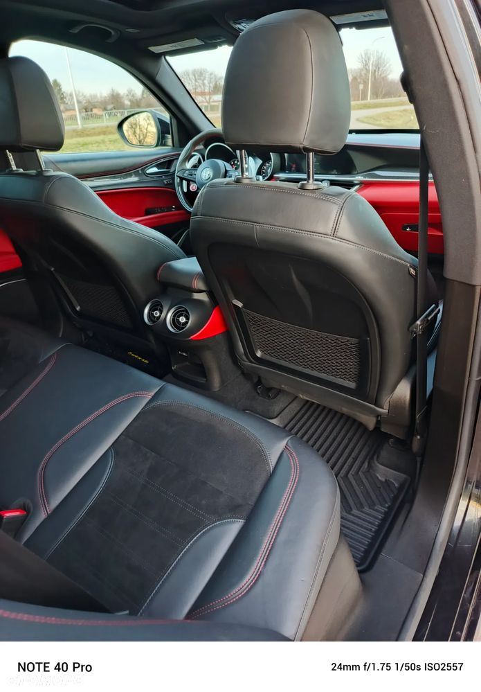 Alfa Romeo Stelvio V6 2.9 Bi-Turbo AT8-Q4 Quadrifoglio - 29