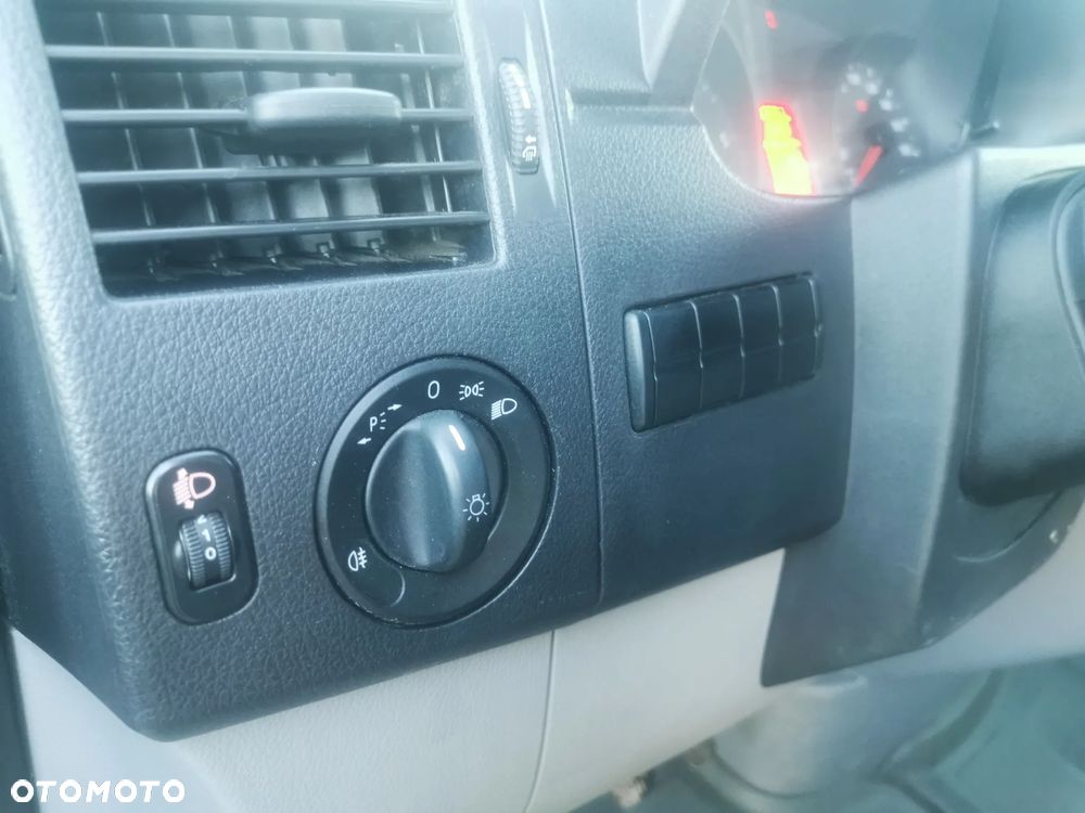 Volkswagen Crafter - 11