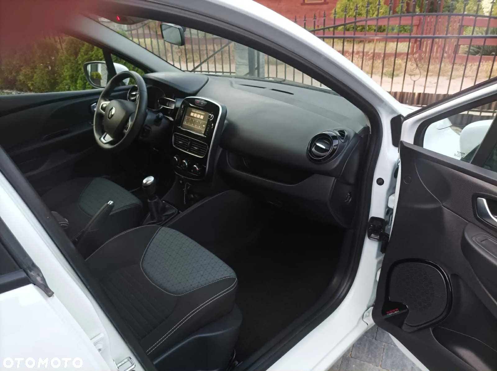 Renault Clio - 9