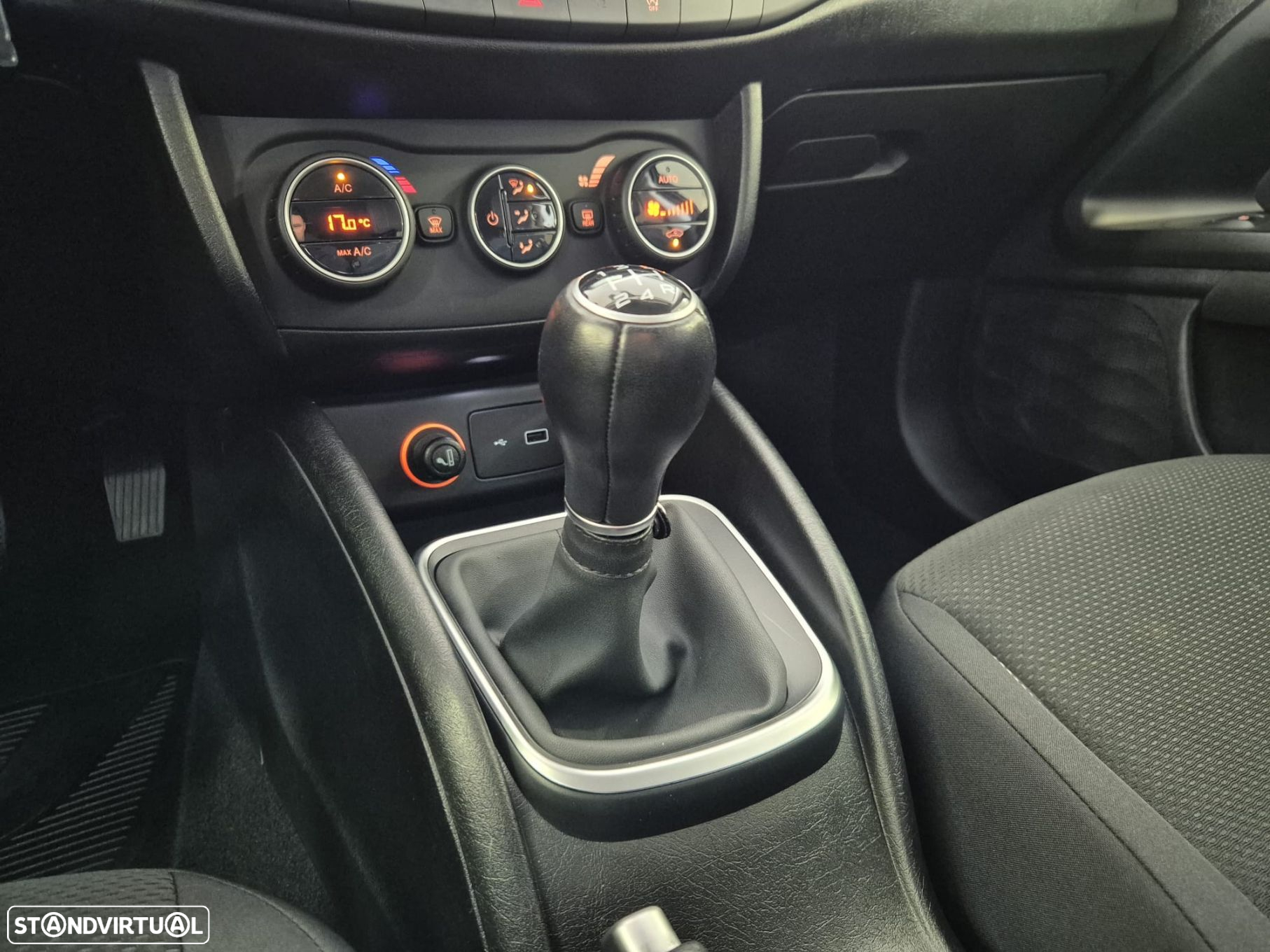 Fiat Tipo Station Wagon 1.3 M-Jet Street - 16