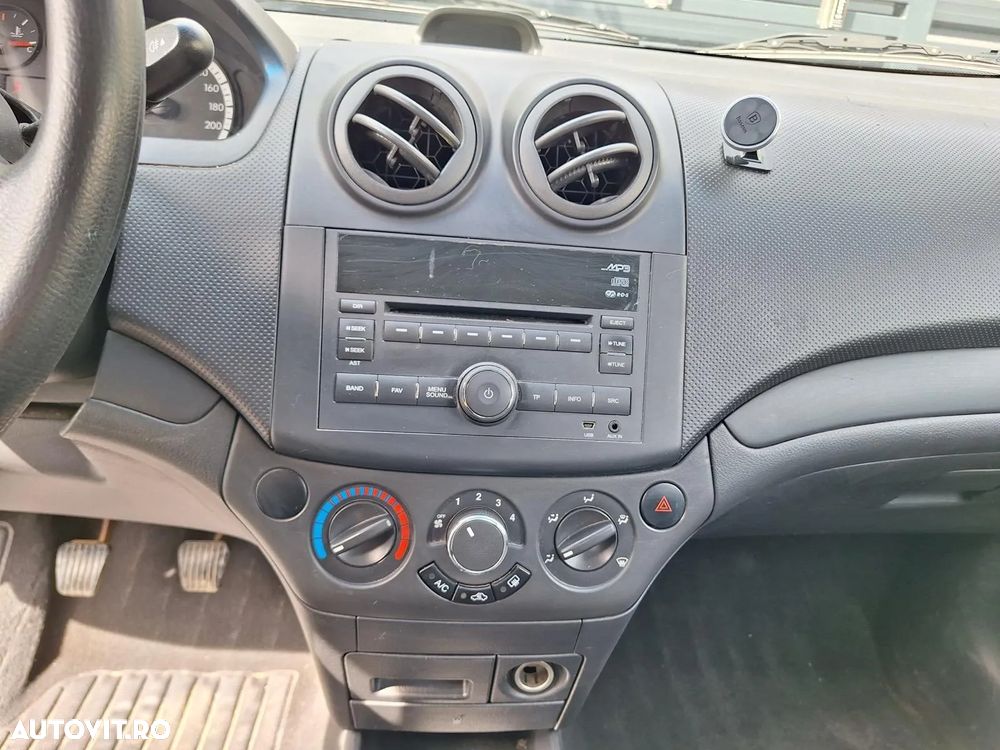 Chevrolet Aveo - 8