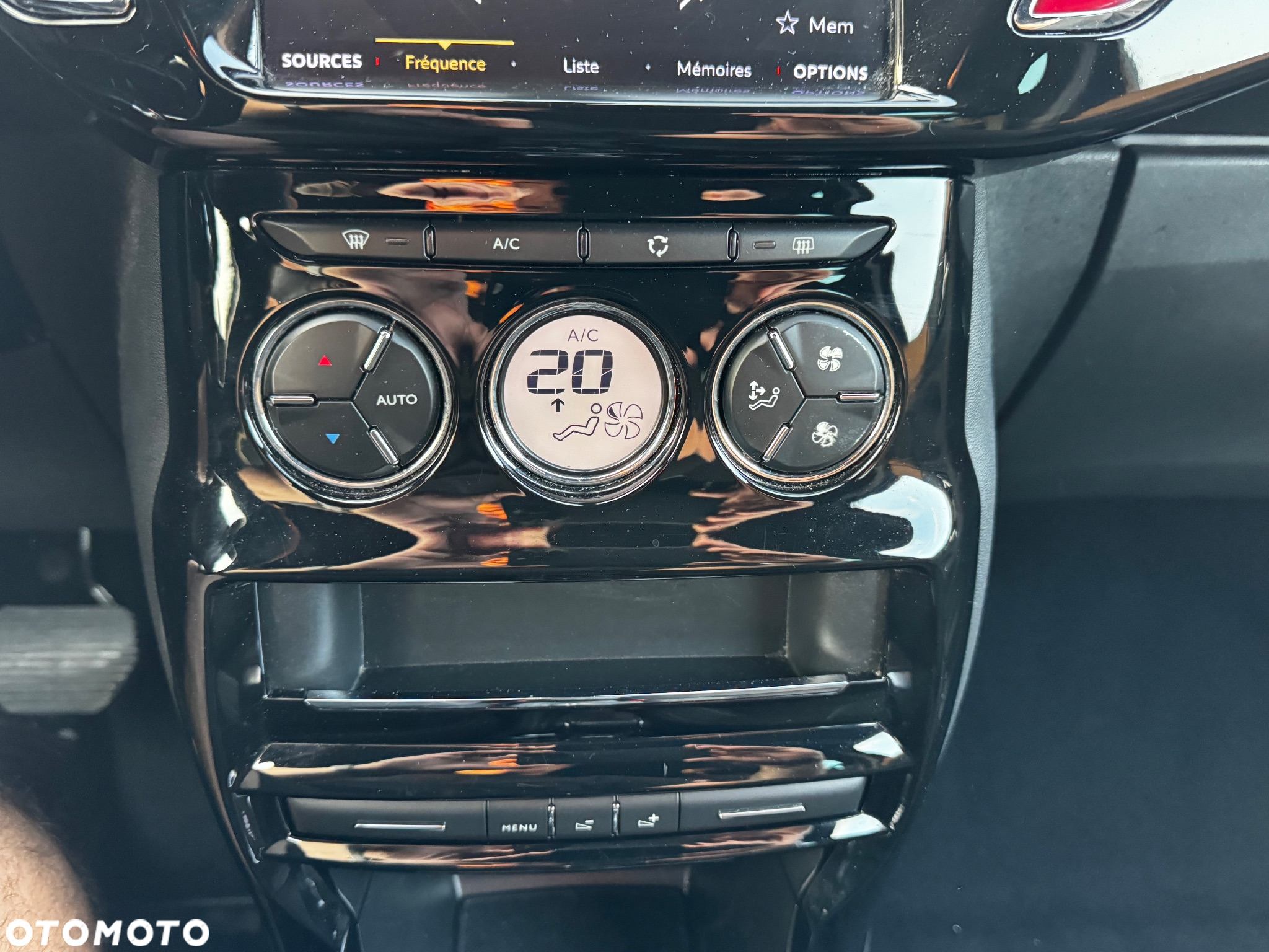 Citroën DS3 PureTech 110 Start & Stop EAT6 SportChic - 19