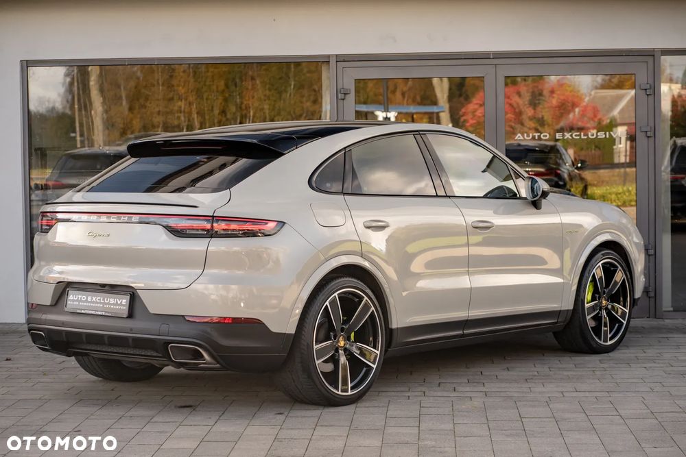 Porsche Cayenne - 23