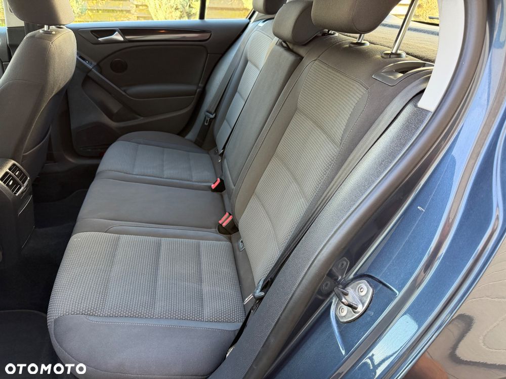 Volkswagen Golf - 8