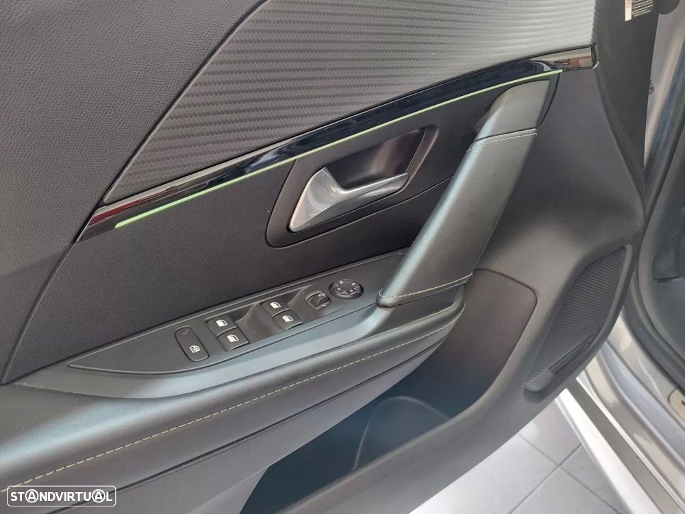 Peugeot e-208 50 kWh GT Line - 13