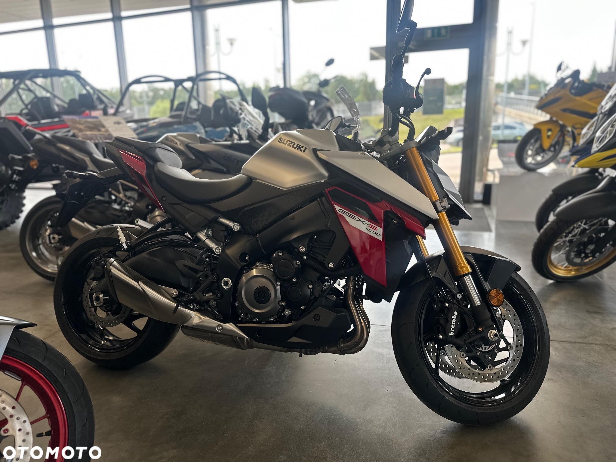 Suzuki GSX 1000 - 10