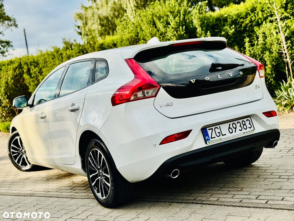 Volvo V40 D4 Drive-E Momentum - 11