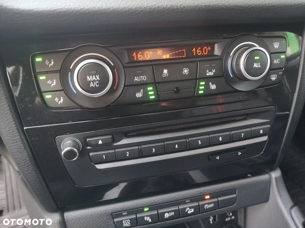 BMW X1 xDrive20i Sport Line - 24