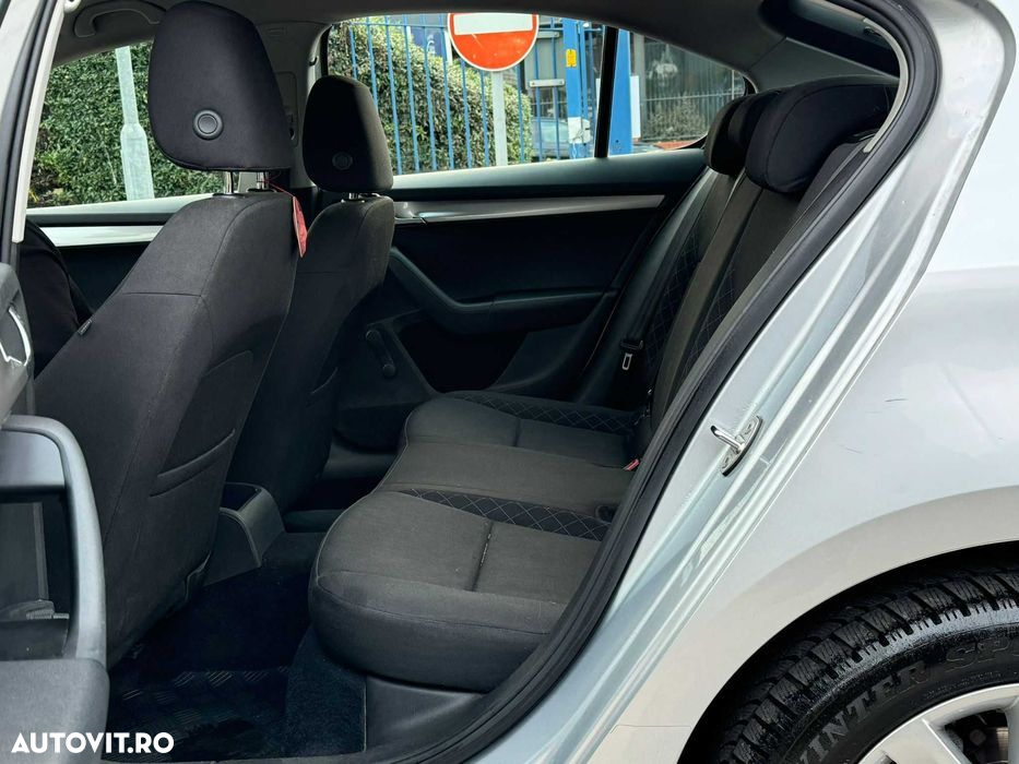 Dezmembrez Skoda Octavia 2.0, 2017, cutie viteze automata, culoare gri - 8