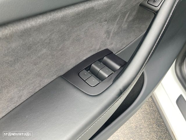 Tesla Model Y Long Range Dual Motor AWD - 23