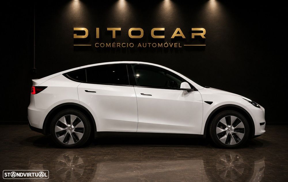 Tesla Model Y Long Range Dual Motor AWD - 6