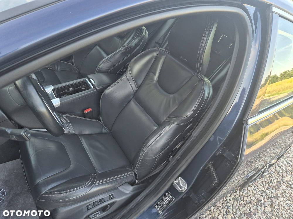 Volvo V60 D6 AWD Plug-in Hybrid Summum - 8