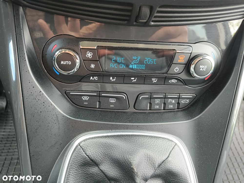 Ford Kuga 2.0 TDCi 4x4 Titanium - 29