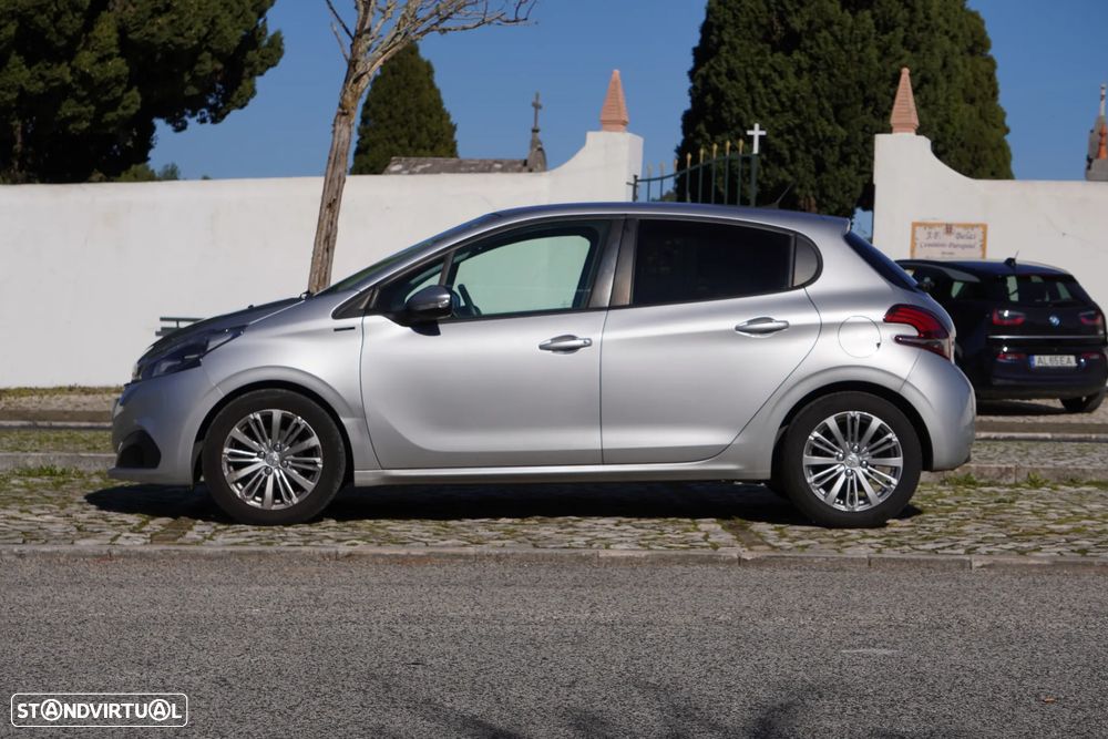 Peugeot 208 1.2 PureTech Signature - 4