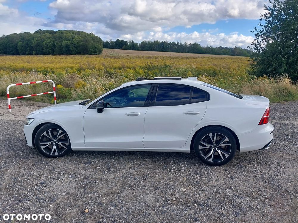 Volvo S60 B5 B R-Design - 9