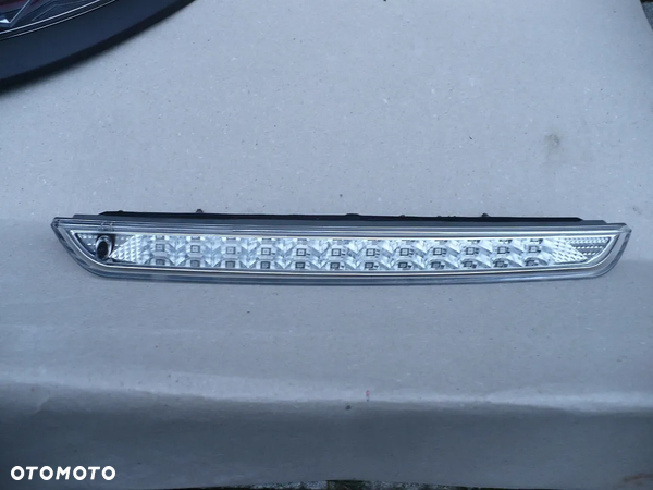 DS7 DS 7 CROSSBACK peugeot citroen swiatlo stop 9811951080 valeo bez przebi. orygi