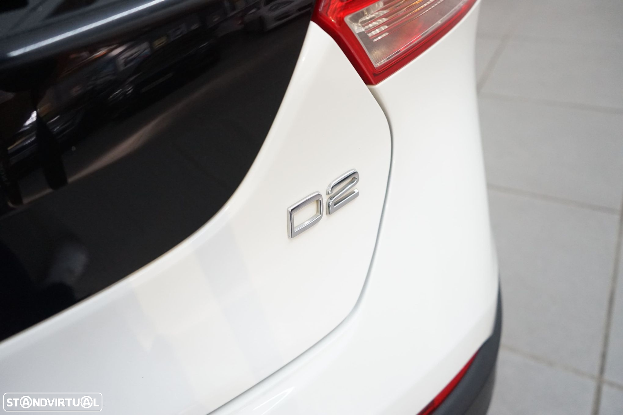 Volvo V40 Cross Country 1.6 D2 Summum - 11