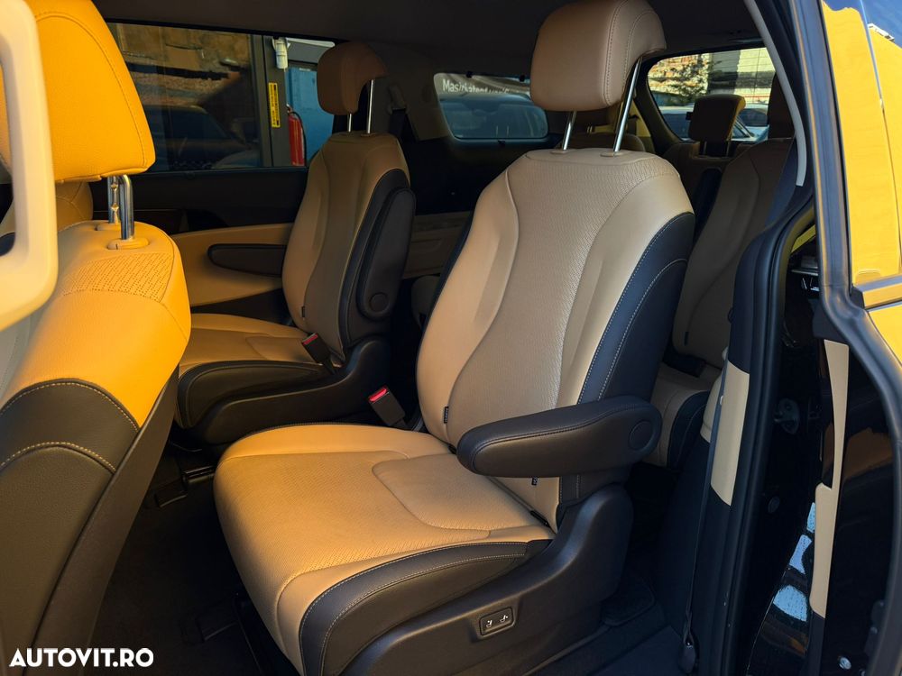 Kia Carnival - 10