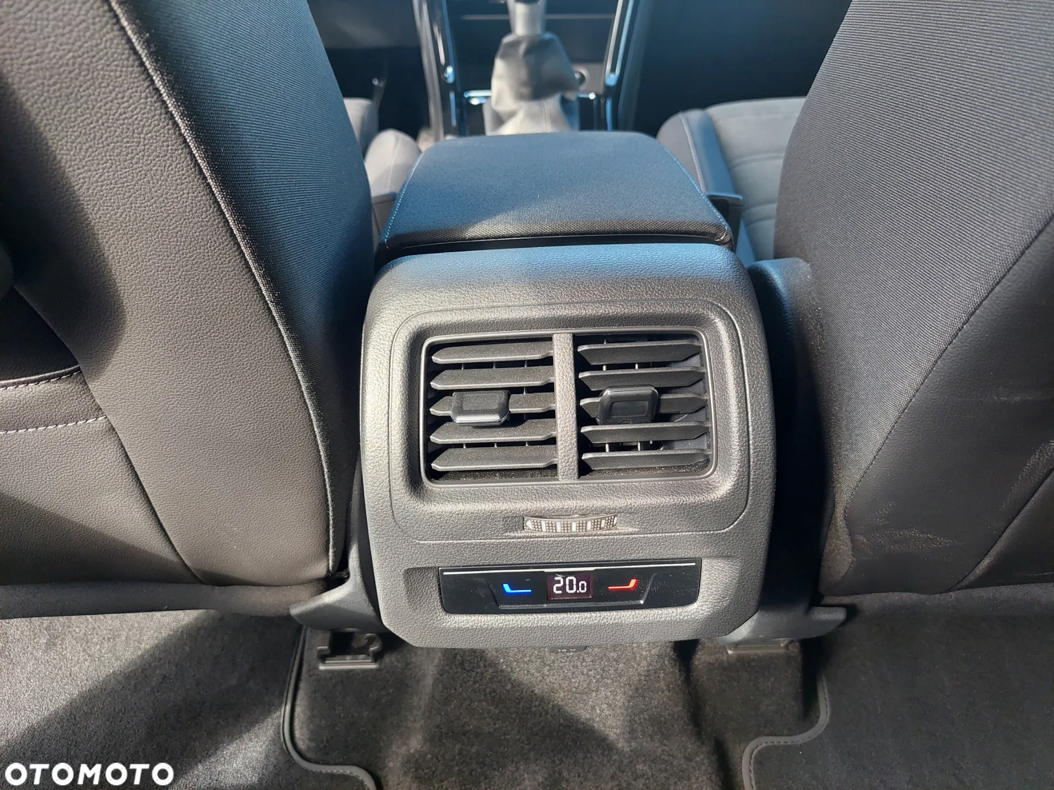 Volkswagen Touran 1.5 TSI EVO Highline - 29