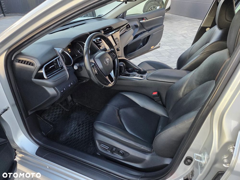 Toyota Camry 2.5 Hybrid Prestige CVT - 26