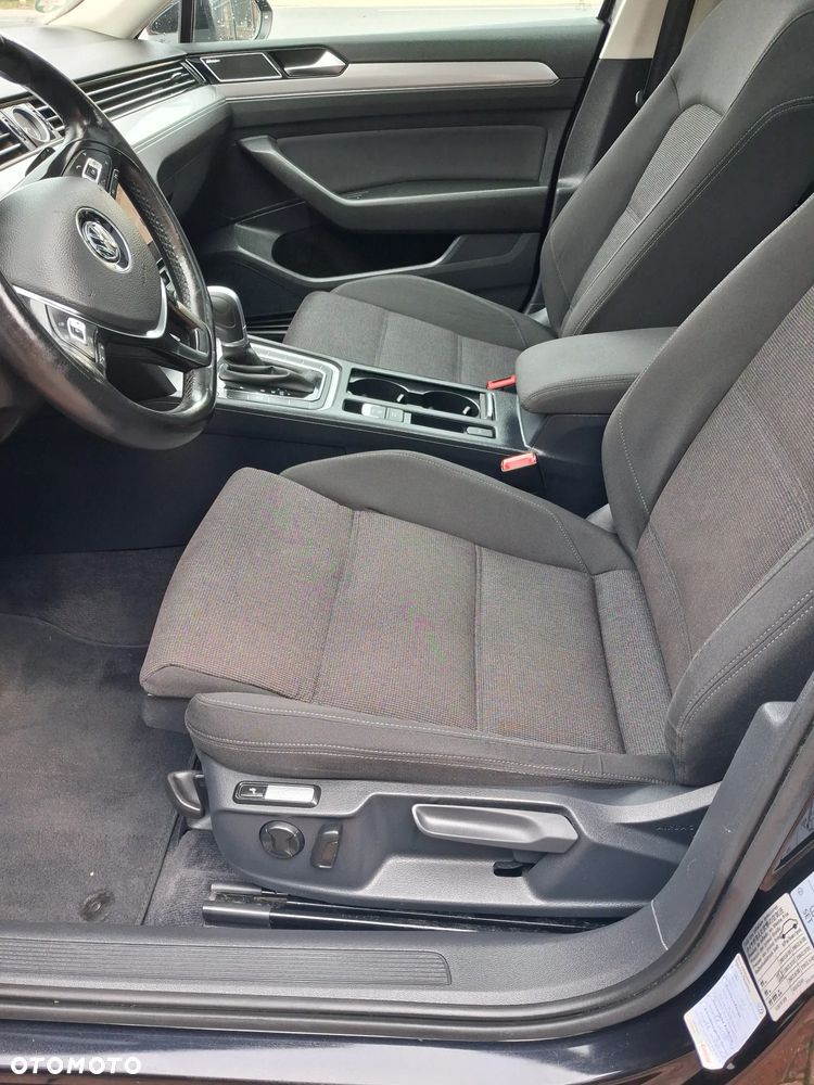 Volkswagen Passat - 17