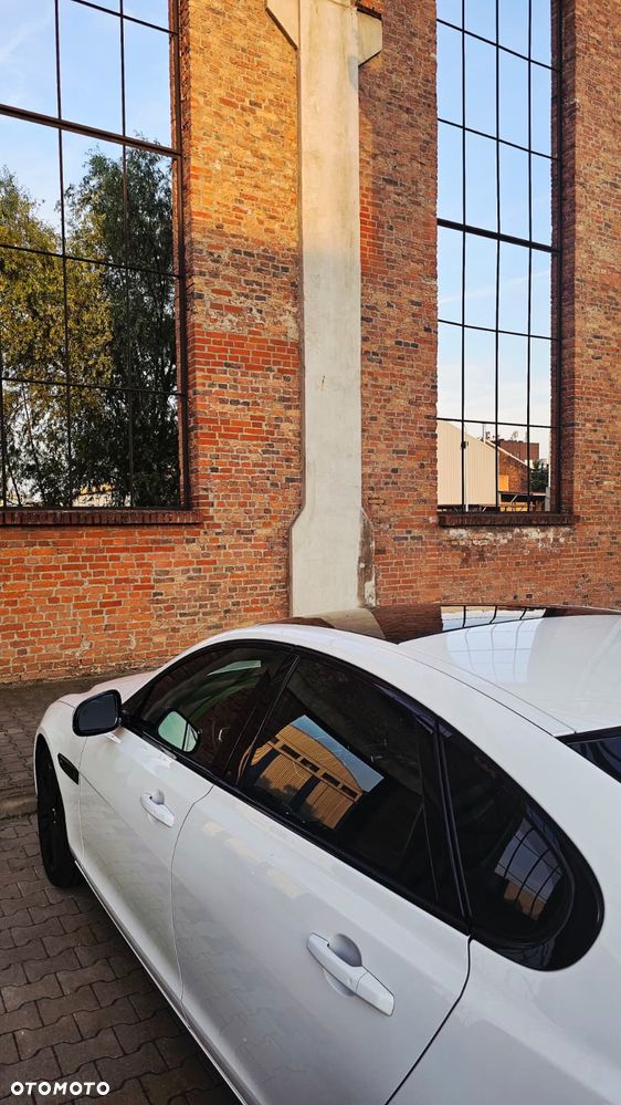 Jaguar XF 2.0 T Prestige - 25