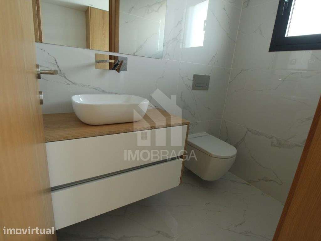 MORADIA DE GAVETO T3 NOVA - FROSSOS, BRAGA - Grande imagem: 3/40