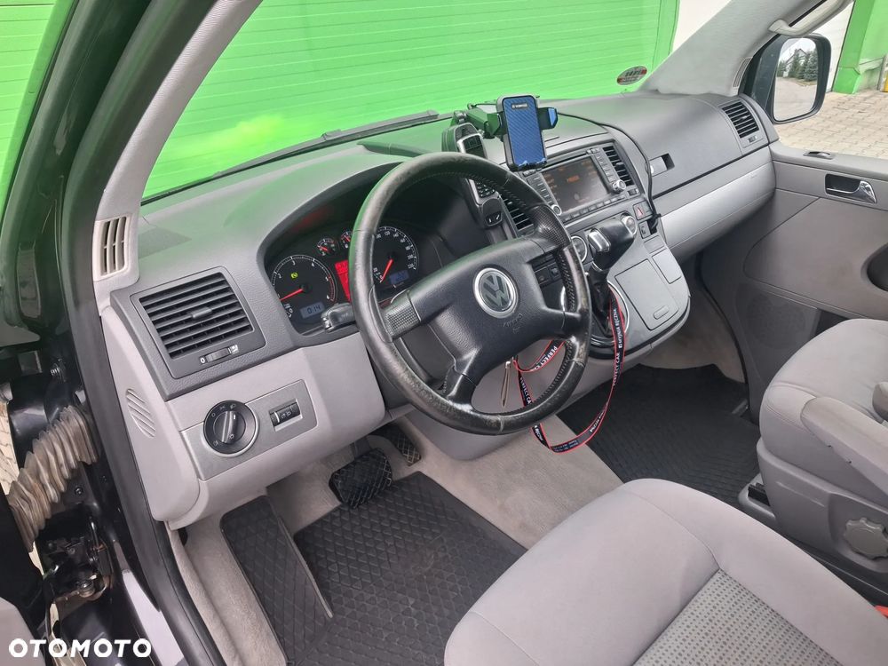Volkswagen Multivan - 22