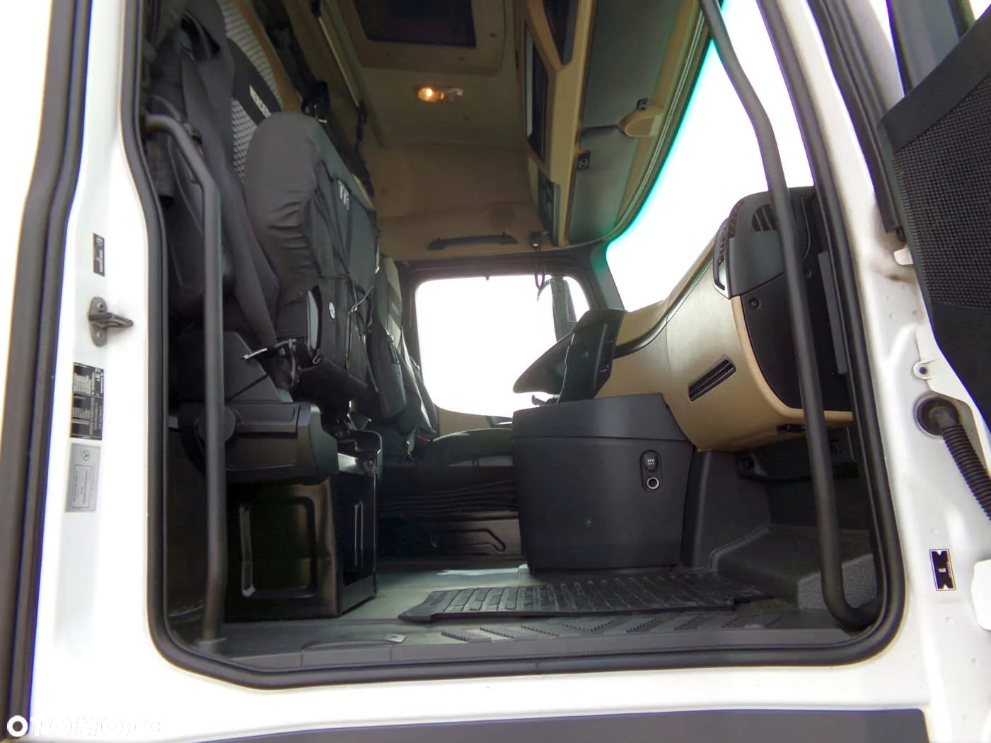 Mercedes-Benz Actros - 12