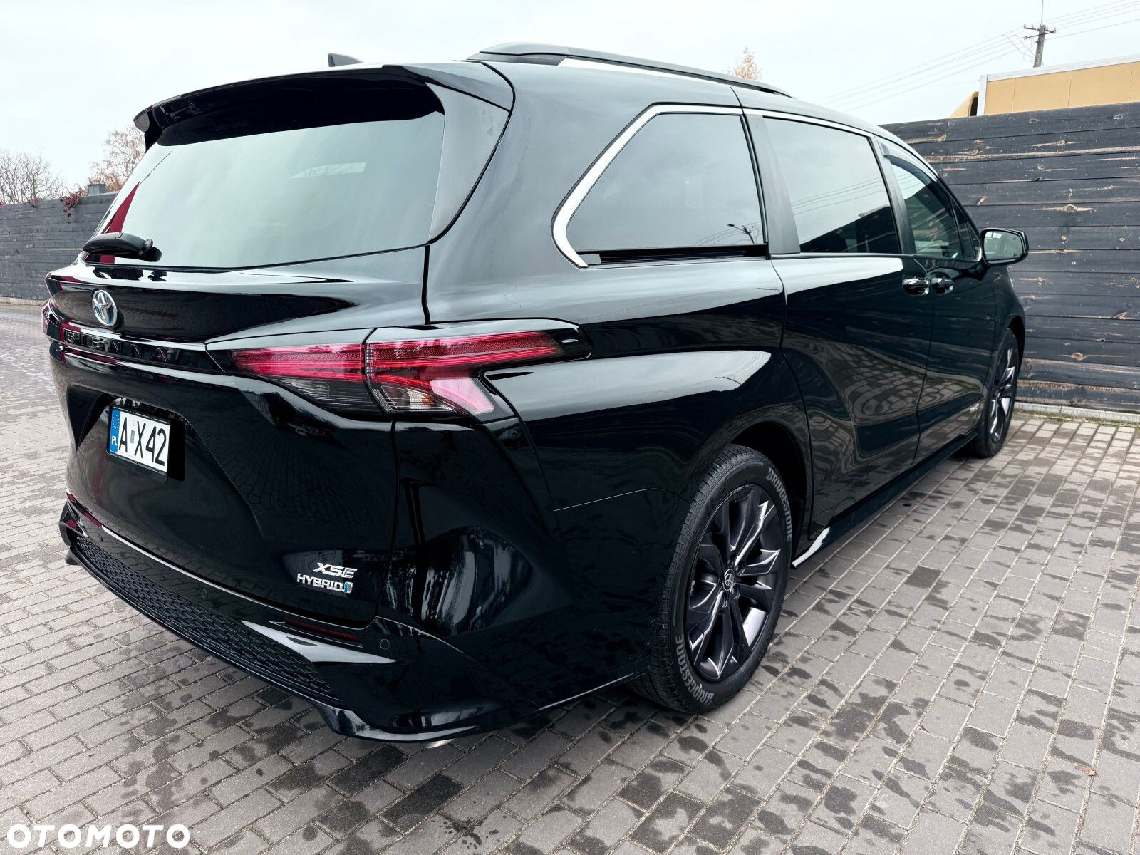 Toyota Sienna - 16