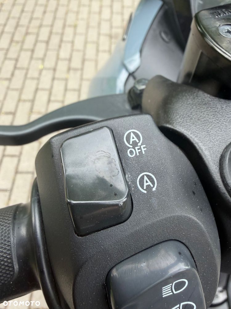 Yamaha X-max - 8