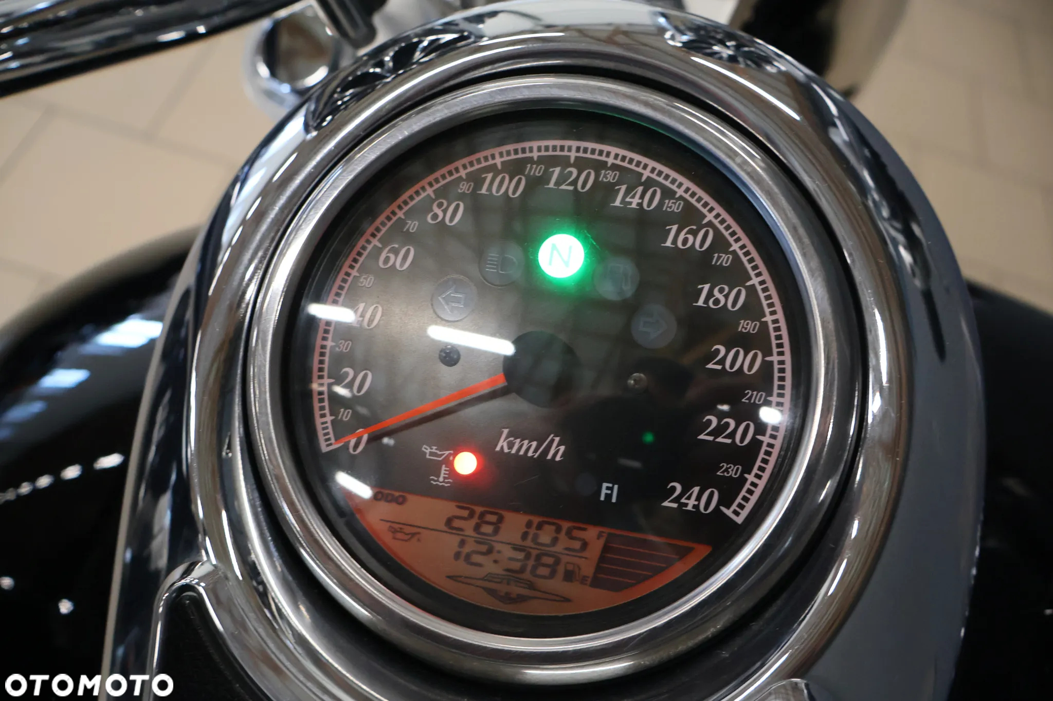 Suzuki Intruder - 11
