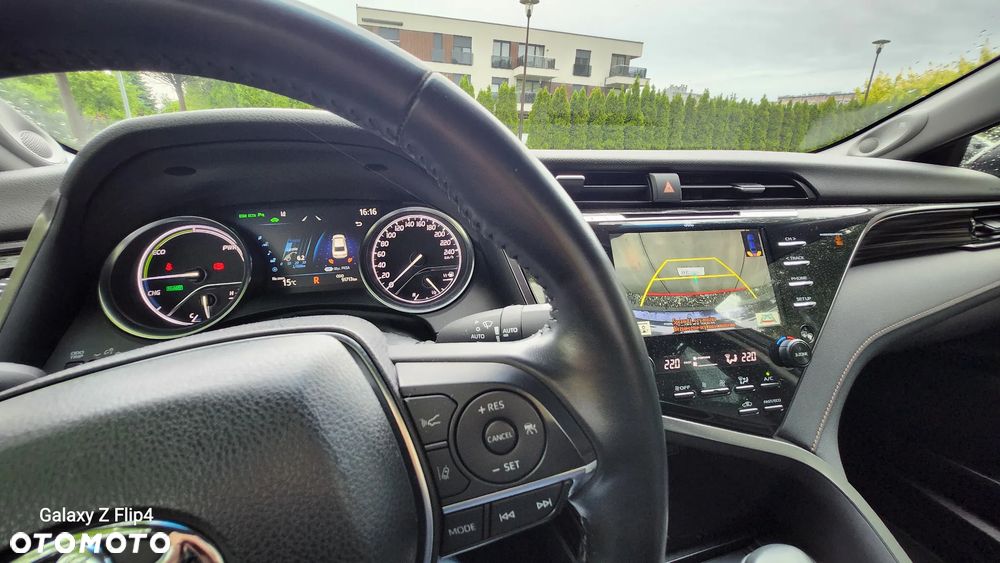 Toyota Camry 2.5 Hybrid Executive CVT - 9