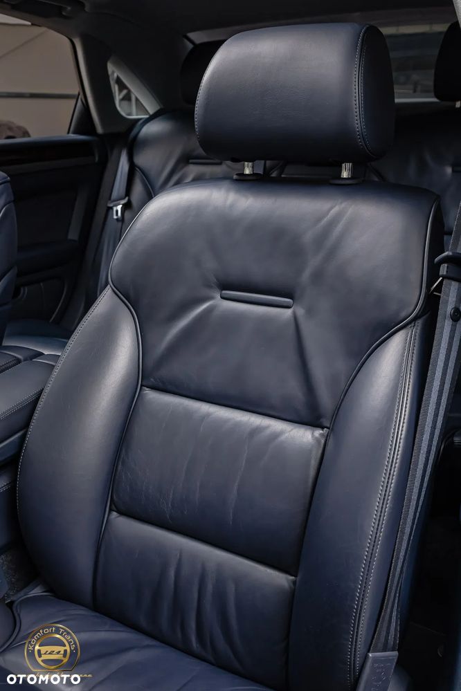Audi A8 4.2 Quattro - 27