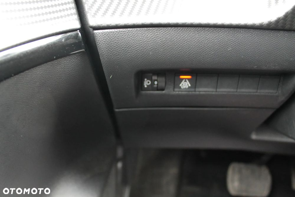 Peugeot 208 Elektromotor 136 E-Style - 17
