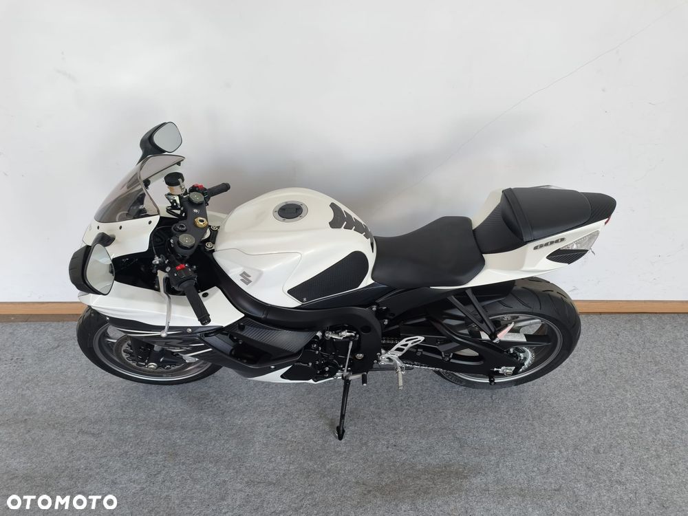 Suzuki GSX-R - 10