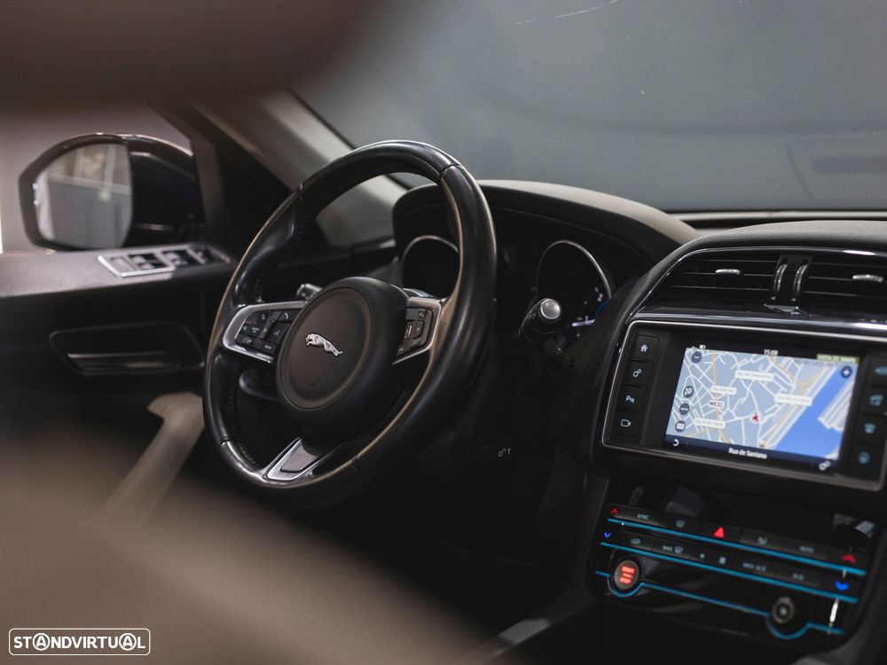 Jaguar F-Pace 2.0 i4D Prestige AWD Aut. - 17
