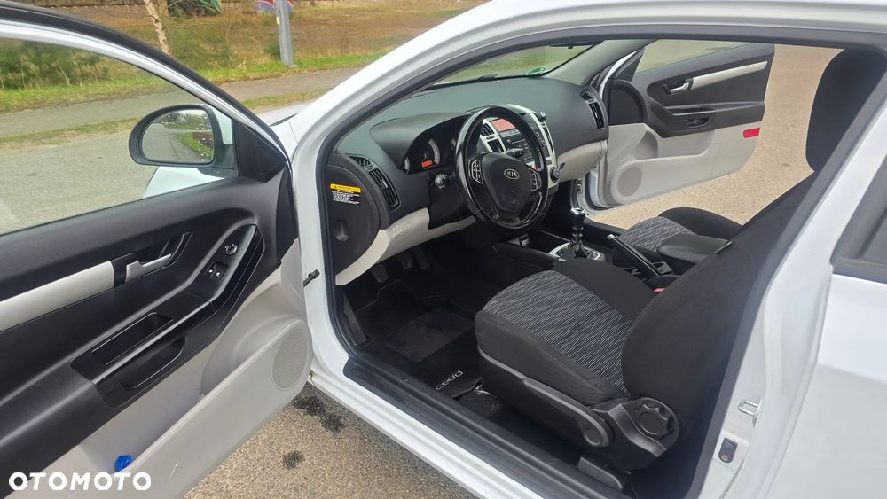 Kia Ceed 1.6 CVVT LX - 26