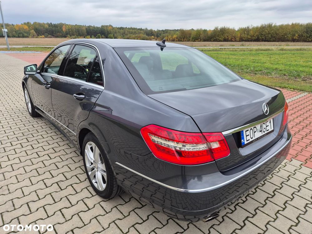 Mercedes-Benz Klasa E 200 CGI BlueEFFICIENCY Automatik Avantgarde - 16