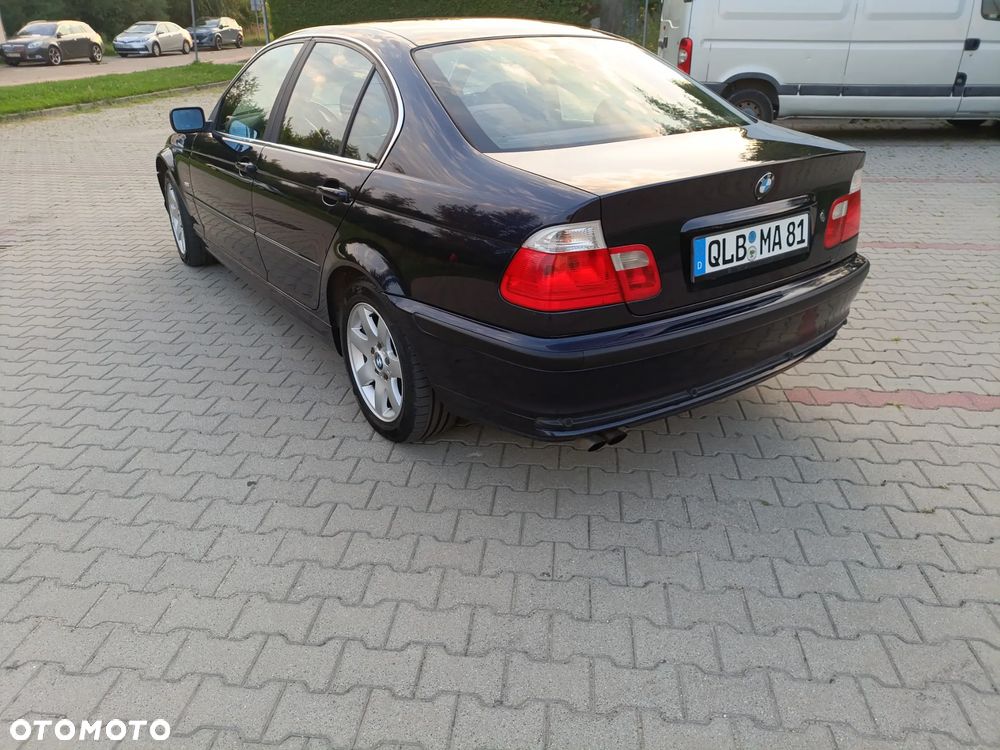 BMW Seria 3 320i Edition Exclusive - 10