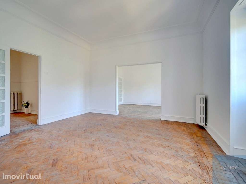 Fantástico Apartamento com 8 Assoalhadas na Avenida Sidónio Pais em... - Grande imagem: 4/39