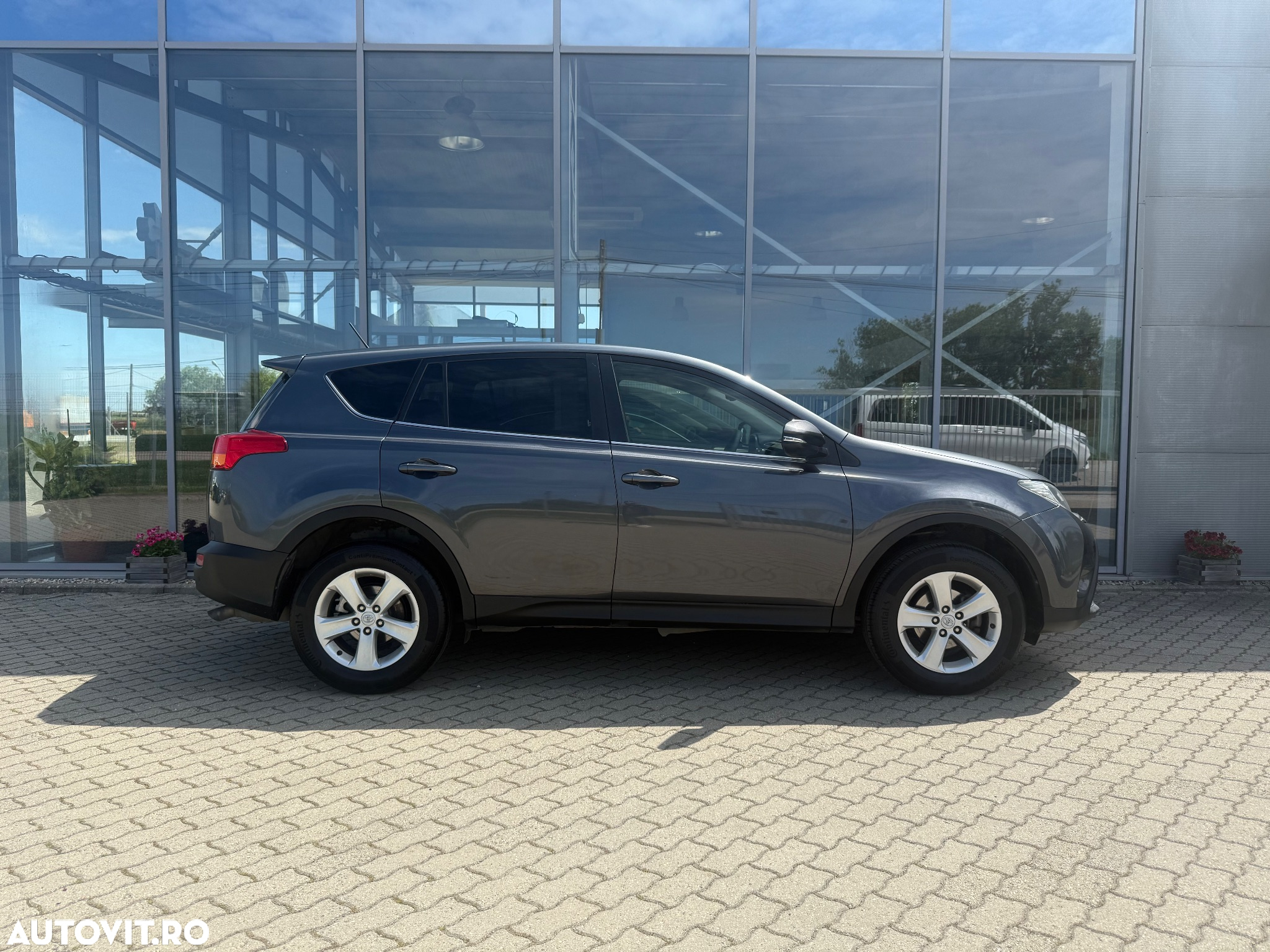 Toyota RAV4 2.2 D-4CAT 4WD Aut Luxury - 10